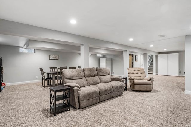 2211 Lima Lane, Fort Wayne, IN 46818