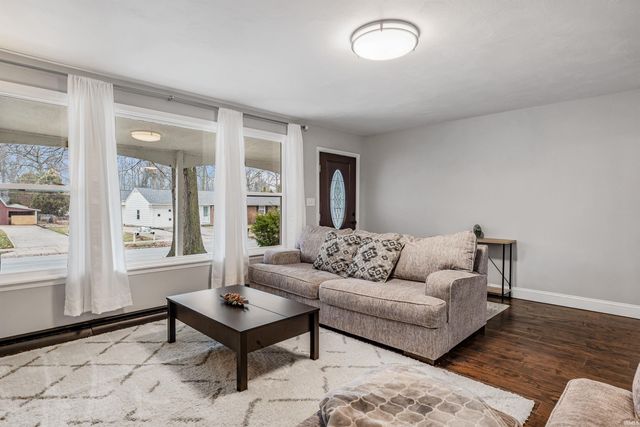 2211 Lima Lane, Fort Wayne, IN 46818