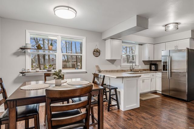 2211 Lima Lane, Fort Wayne, IN 46818