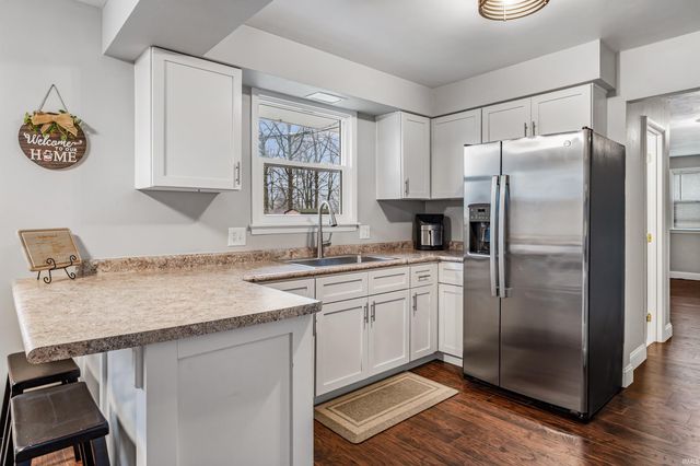 2211 Lima Lane, Fort Wayne, IN 46818