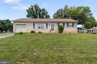 727 SHARON DR, Mount Joy, PA 17552