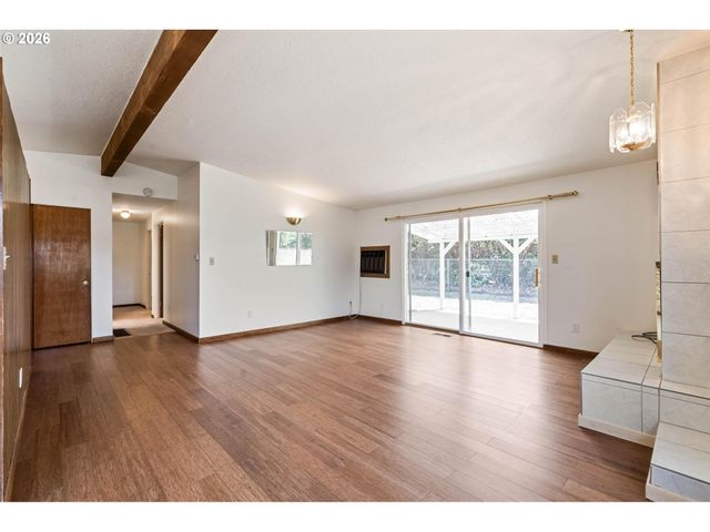 1421 HARVARD Ave, Gladstone, OR 97027