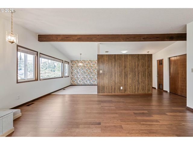 1421 HARVARD Ave, Gladstone, OR 97027