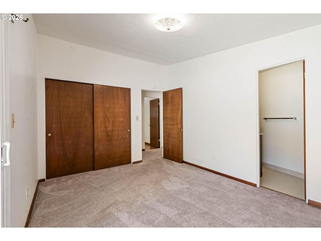 1421 HARVARD Ave, Gladstone, OR 97027