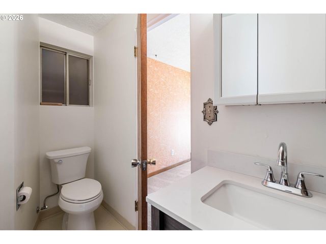 1421 HARVARD Ave, Gladstone, OR 97027