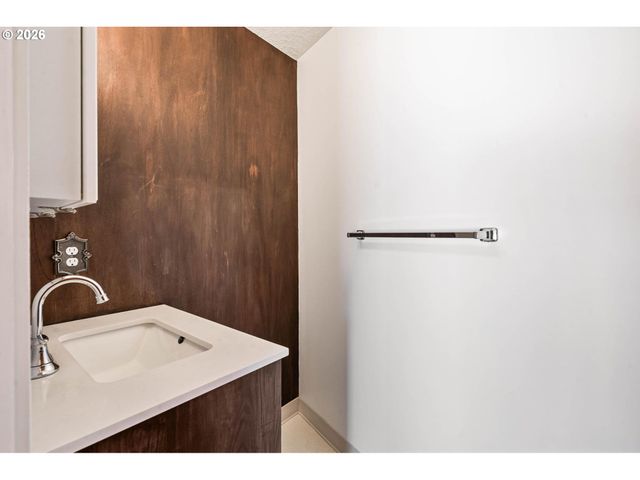 1421 HARVARD Ave, Gladstone, OR 97027