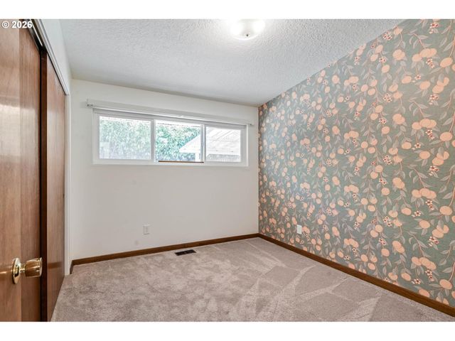 1421 HARVARD Ave, Gladstone, OR 97027