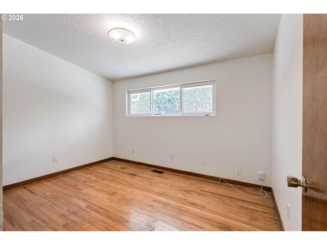1421 HARVARD Ave, Gladstone, OR 97027