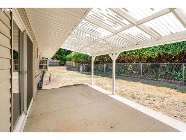 1421 HARVARD Ave, Gladstone, OR 97027