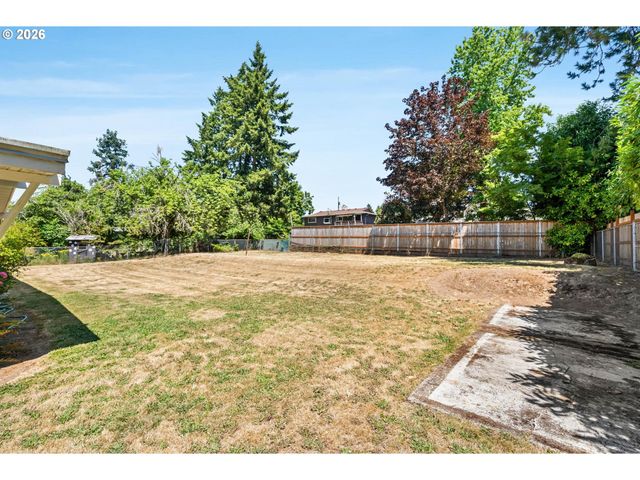 1421 HARVARD Ave, Gladstone, OR 97027