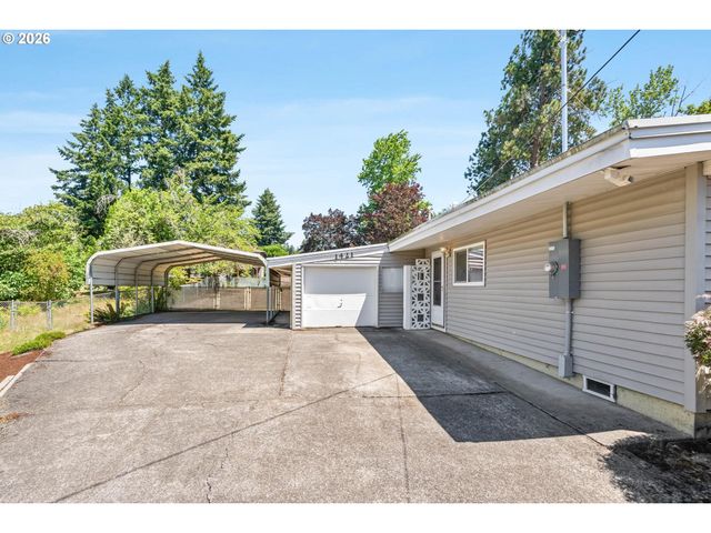1421 HARVARD Ave, Gladstone, OR 97027