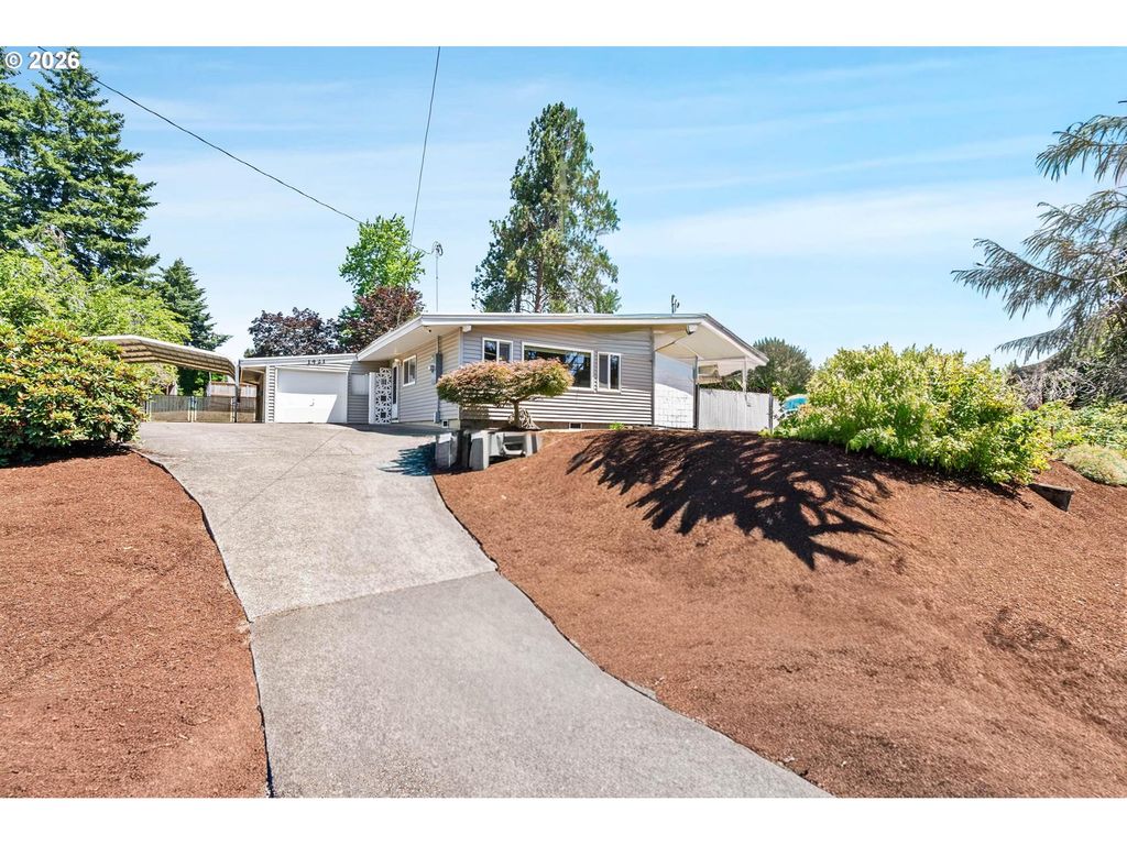 1421 HARVARD Ave, Gladstone, OR 97027