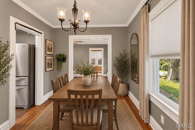 9122 Delphine Avenue, St Louis, MO 63114