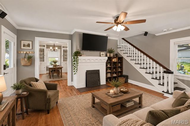 9122 Delphine Avenue, St Louis, MO 63114