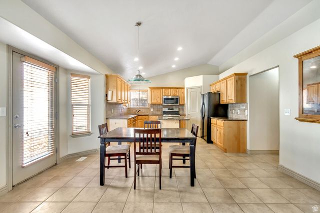 7074 S RIALTO WAY, West Jordan, UT 84081