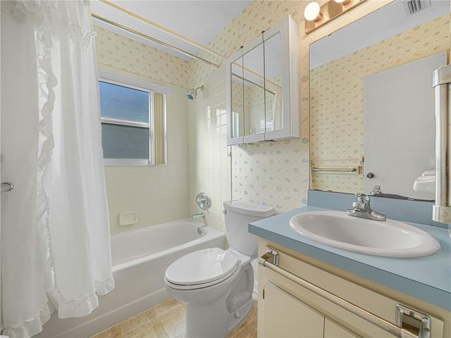 1933 PRAIRIE DUNES CIRCLE N, Lakeland, FL 33810