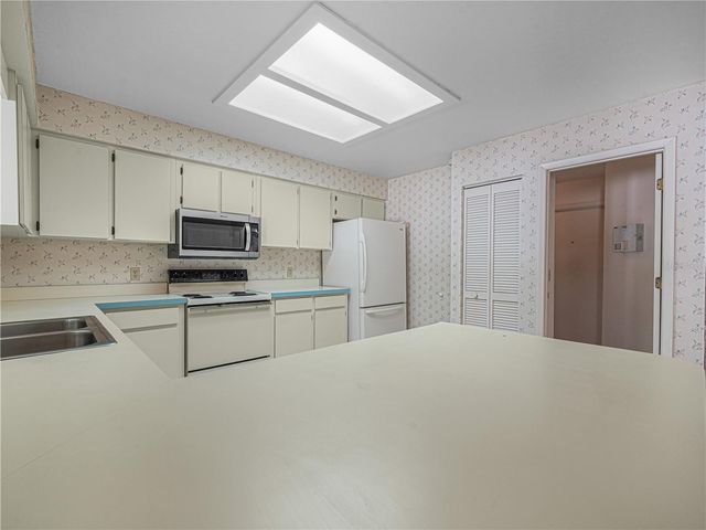 1933 PRAIRIE DUNES CIRCLE N, Lakeland, FL 33810