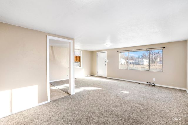 525 Adams St, Twin Falls, ID 83301