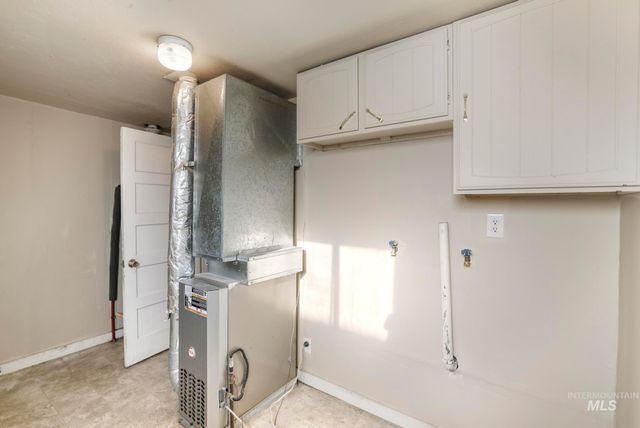 525 Adams St, Twin Falls, ID 83301