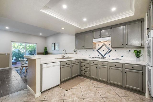 1860 Matin Circle 103, San Marcos, CA 92069