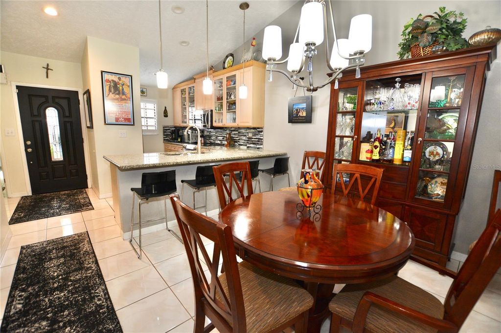 Image 12 of property listing at 1762 CASTLE ROCK ROAD, Tampa, FL 33612