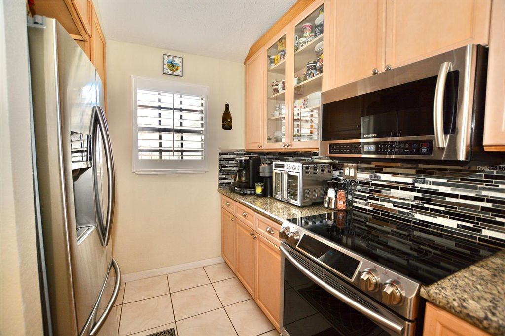 Image 16 of property listing at 1762 CASTLE ROCK ROAD, Tampa, FL 33612
