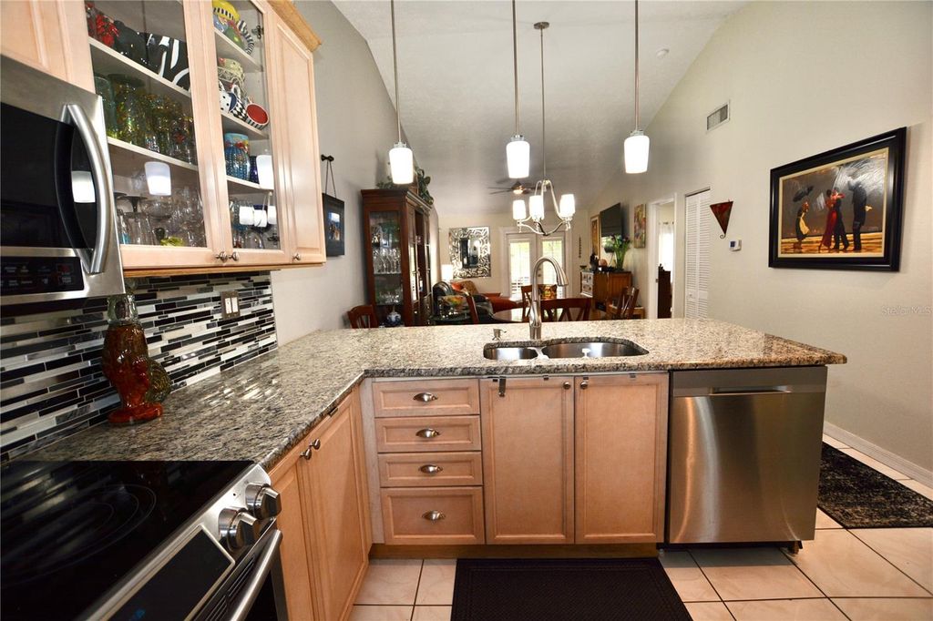 Image 17 of property listing at 1762 CASTLE ROCK ROAD, Tampa, FL 33612