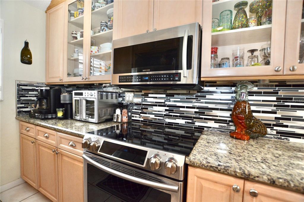 Image 18 of property listing at 1762 CASTLE ROCK ROAD, Tampa, FL 33612