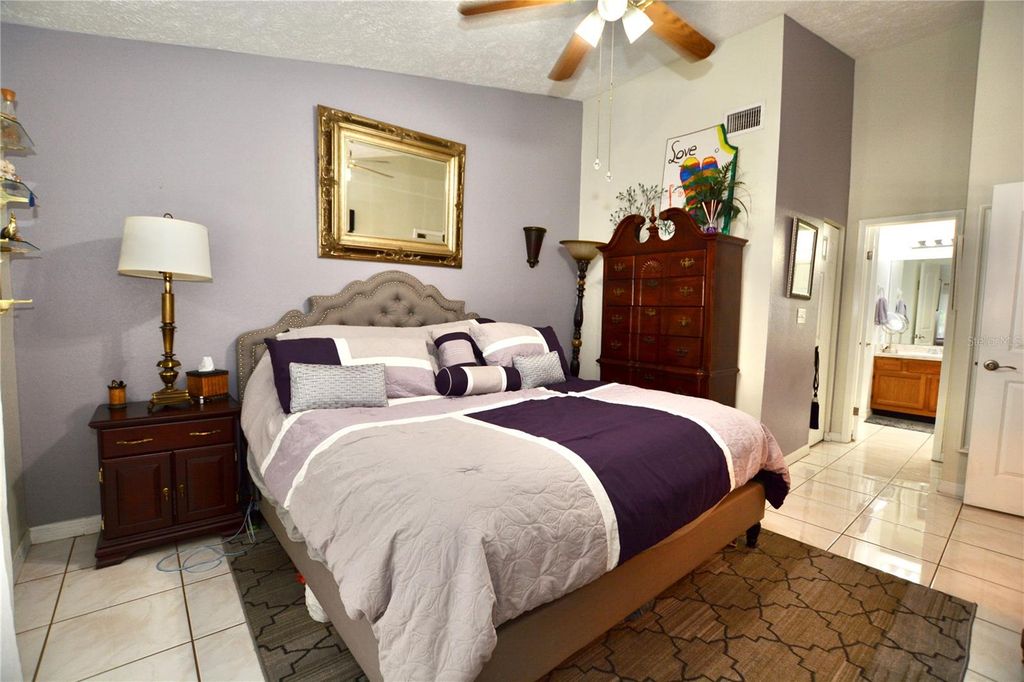 Image 21 of property listing at 1762 CASTLE ROCK ROAD, Tampa, FL 33612