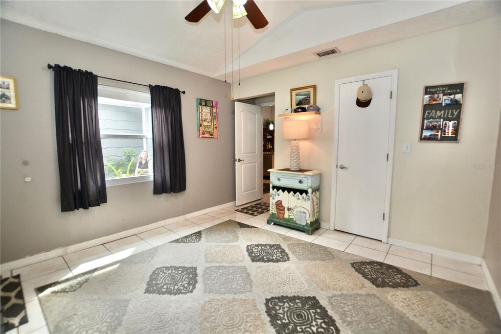 Image 25 of property listing at 1762 CASTLE ROCK ROAD, Tampa, FL 33612