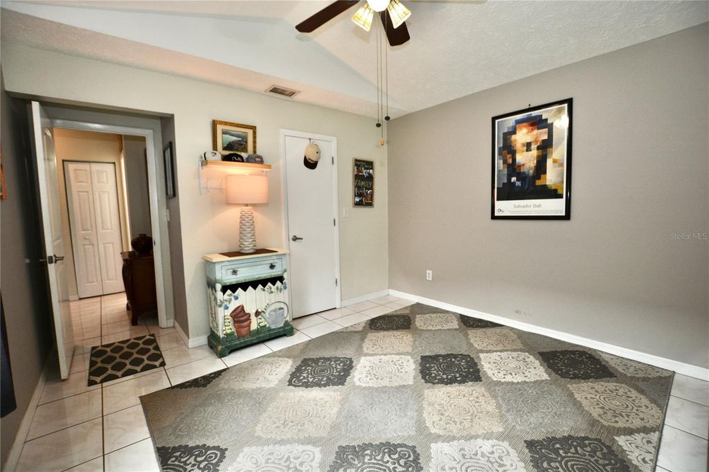 Image 27 of property listing at 1762 CASTLE ROCK ROAD, Tampa, FL 33612