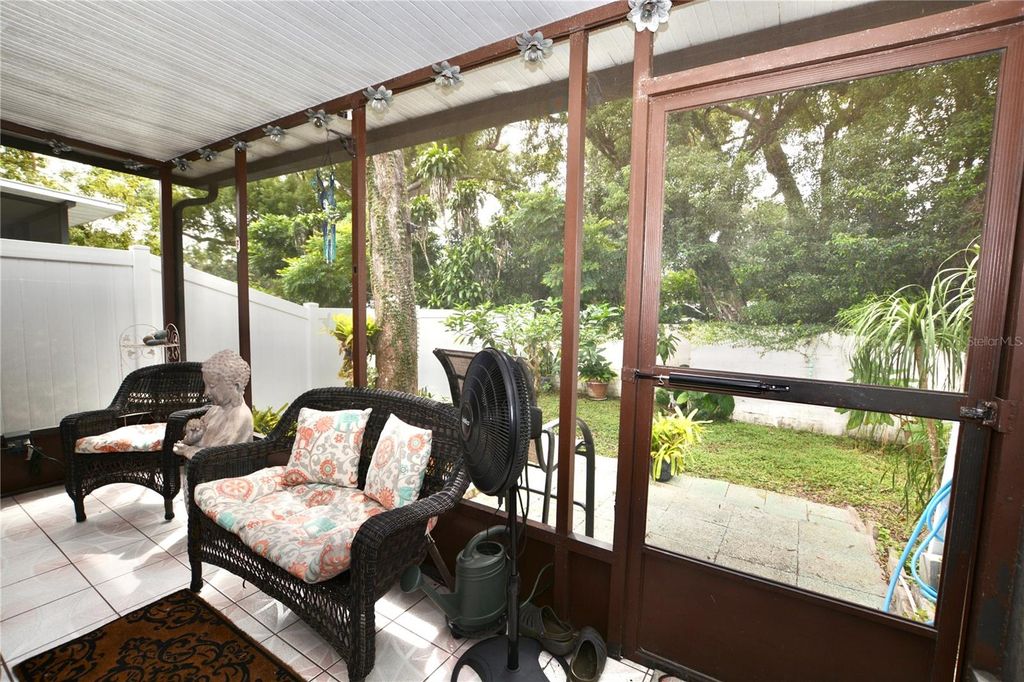 Image 32 of property listing at 1762 CASTLE ROCK ROAD, Tampa, FL 33612