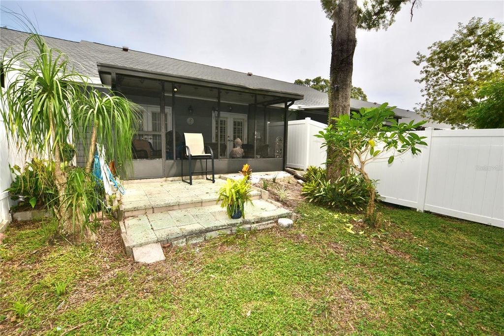 Image 36 of property listing at 1762 CASTLE ROCK ROAD, Tampa, FL 33612