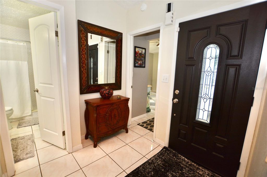 Image 5 of property listing at 1762 CASTLE ROCK ROAD, Tampa, FL 33612