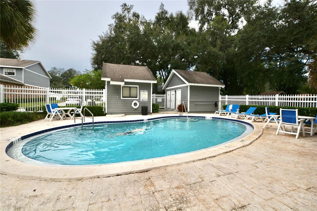 Image 41 of property listing at 1762 CASTLE ROCK ROAD, Tampa, FL 33612
