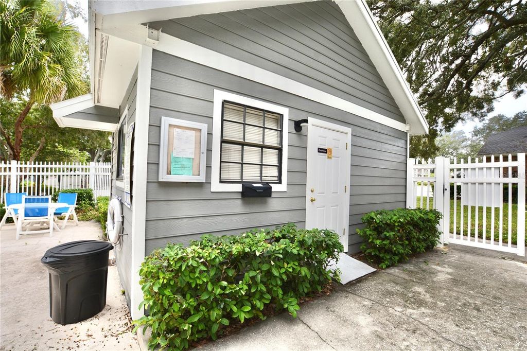 Image 43 of property listing at 1762 CASTLE ROCK ROAD, Tampa, FL 33612