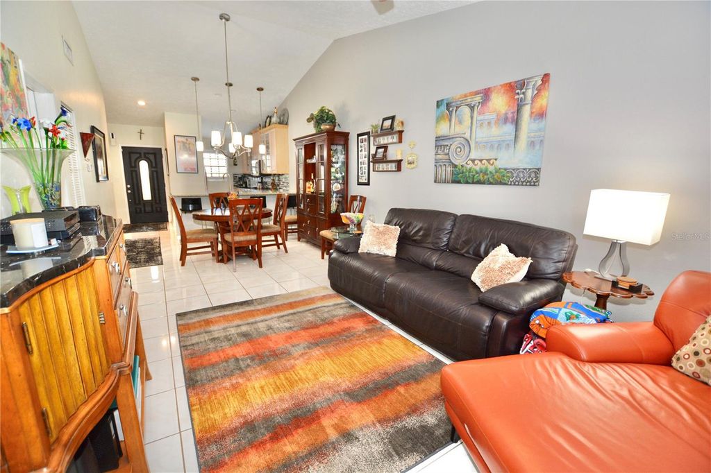 Image 7 of property listing at 1762 CASTLE ROCK ROAD, Tampa, FL 33612