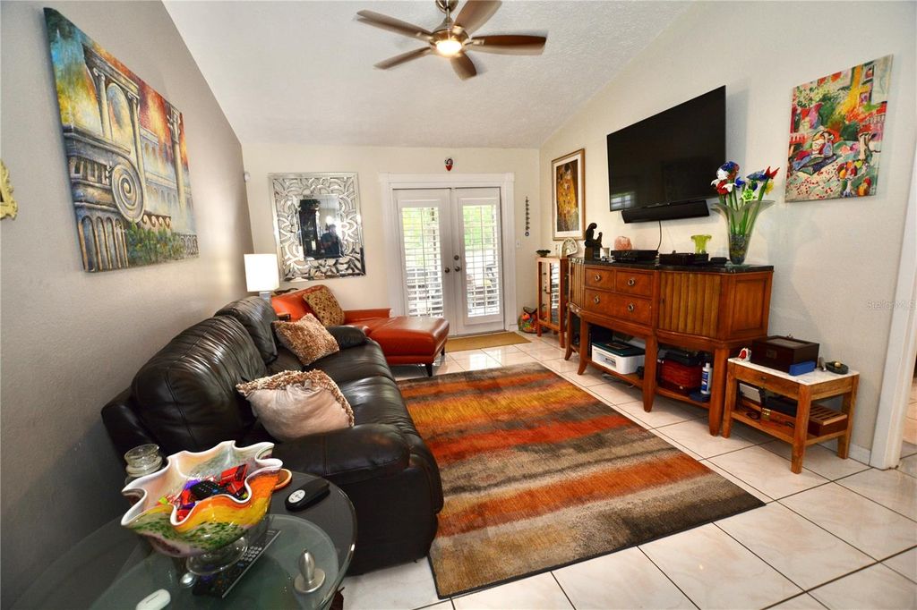 Image 9 of property listing at 1762 CASTLE ROCK ROAD, Tampa, FL 33612