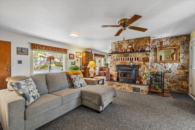 62 Spur Street, Weott, CA 95571