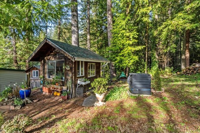 62 Spur Street, Weott, CA 95571