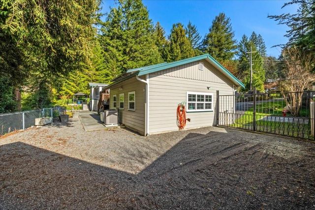 62 Spur Street, Weott, CA 95571