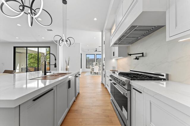 5014 N Braeswood Boulevard, Houston, TX 77096