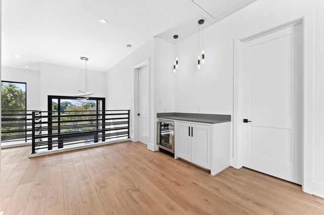 5014 N Braeswood Boulevard, Houston, TX 77096