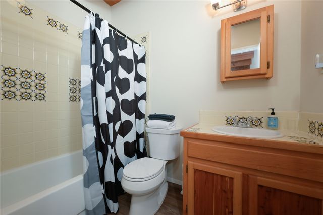 16 Encantado Circle, Santa Fe, NM 87508