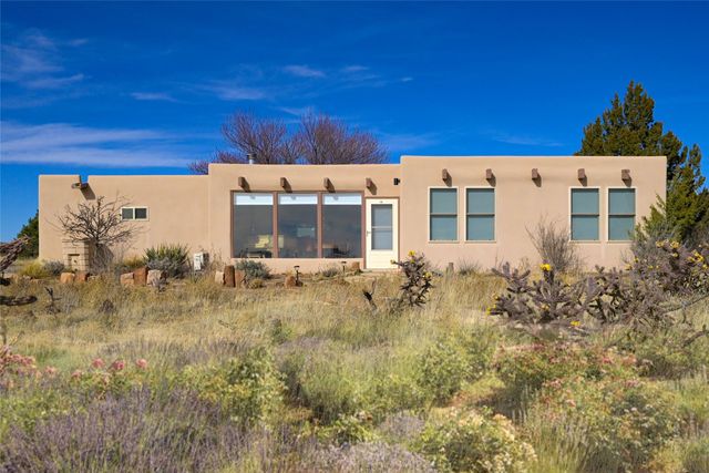16 Encantado Circle, Santa Fe, NM 87508