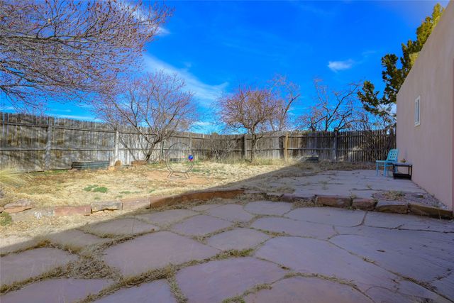 16 Encantado Circle, Santa Fe, NM 87508