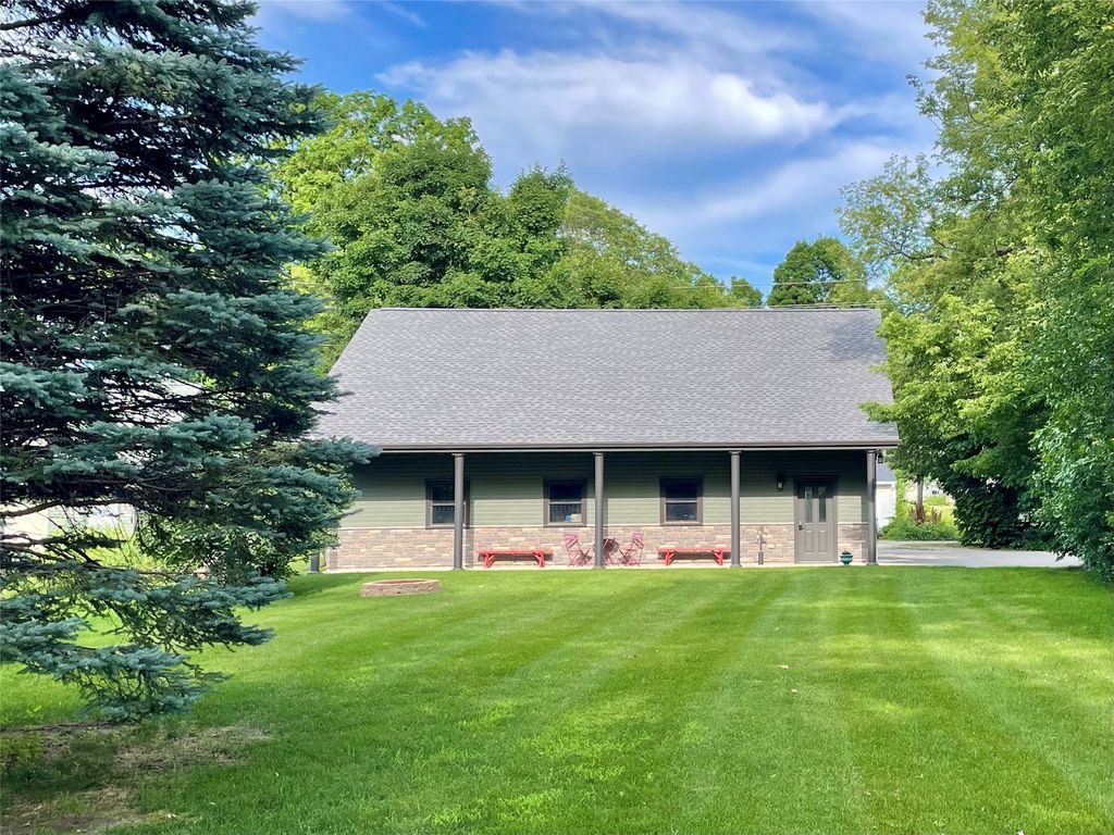 1127 Broad Street, Grinnell, IA 50112
