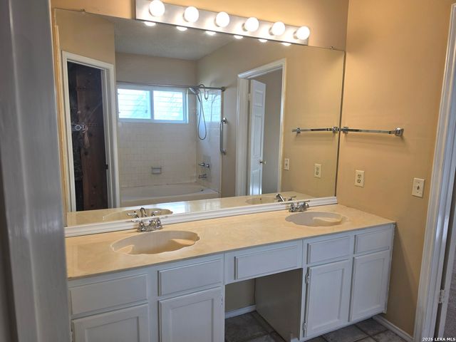 338 BURKWOOD LN, Cibolo, TX 78108