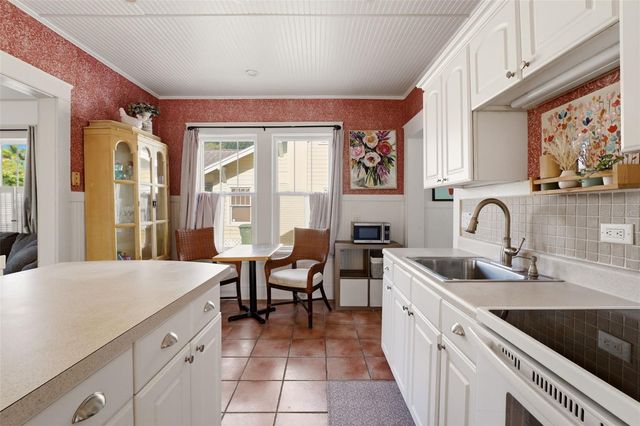 2330 7TH AVENUE W, Bradenton, FL 34205