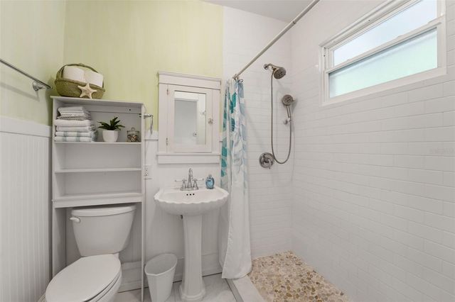 2330 7TH AVENUE W, Bradenton, FL 34205